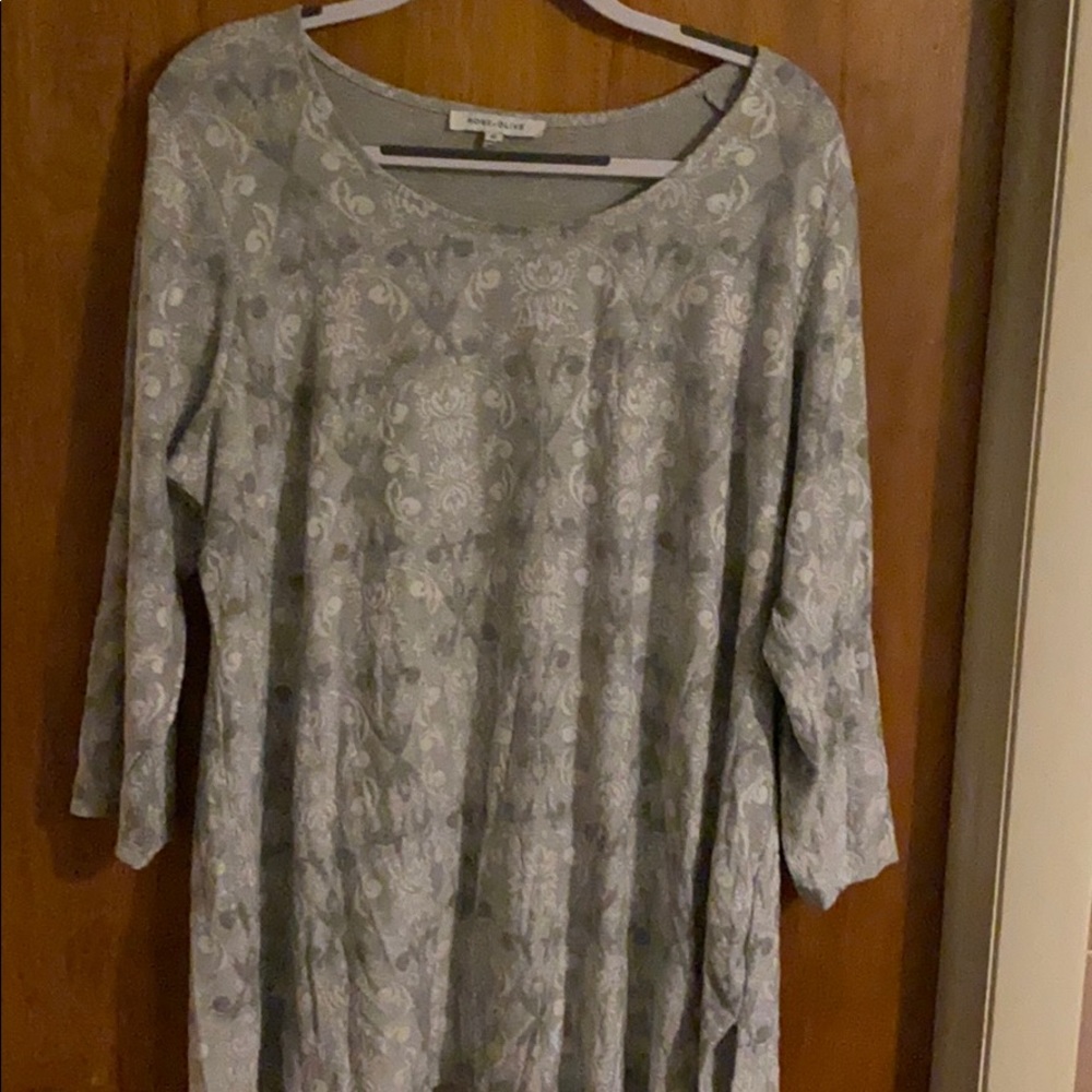 Rose & Olive top 3/4 sleeve